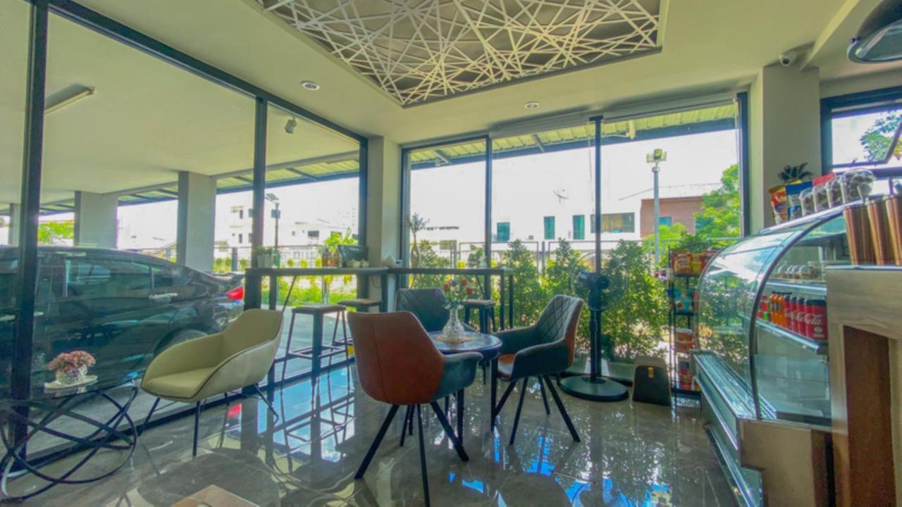 Plearnwan Deluxe Mansion Hotel กรุงเทพมหานคร ภายนอก รูปภาพ