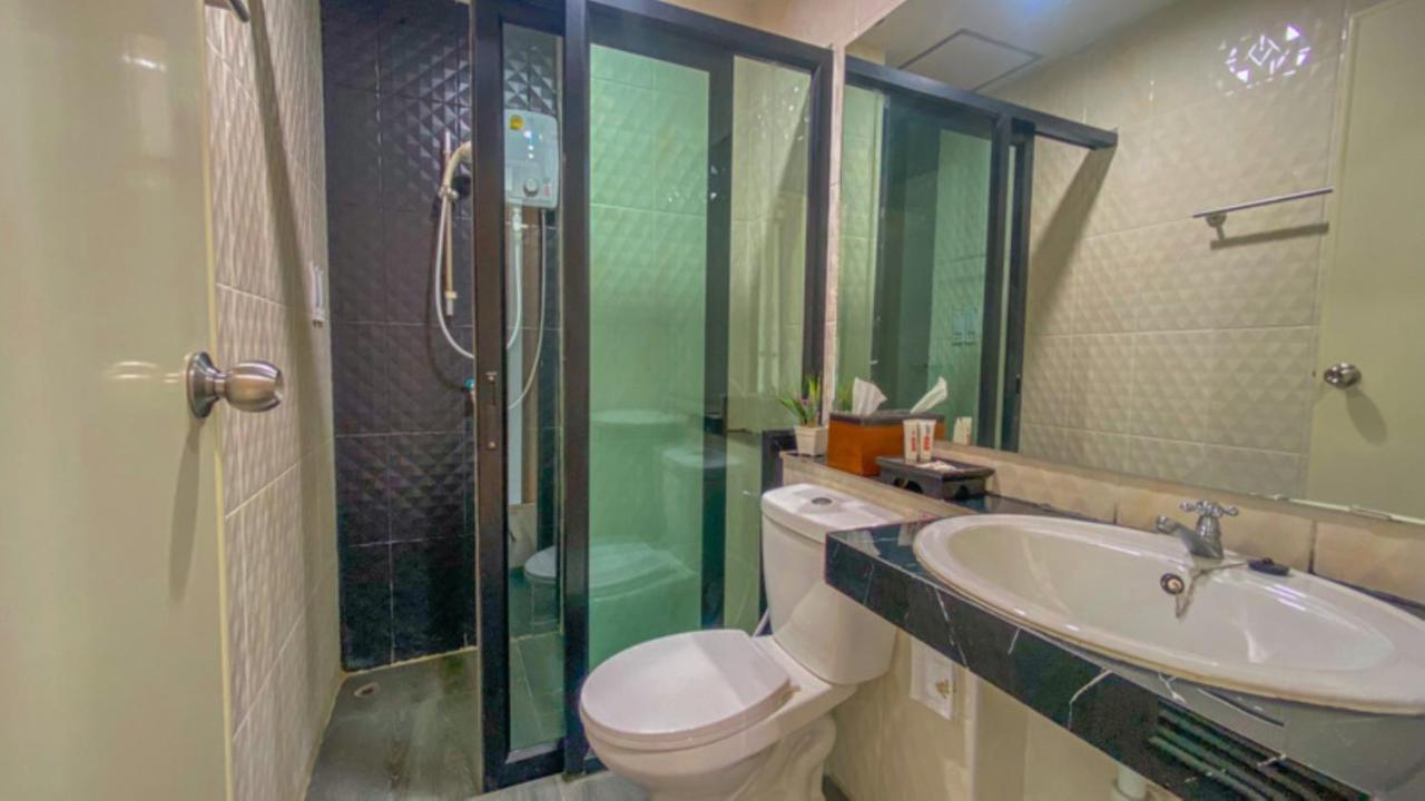Plearnwan Deluxe Mansion Hotel กรุงเทพมหานคร ภายนอก รูปภาพ