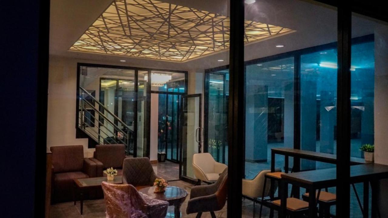 Plearnwan Deluxe Mansion Hotel กรุงเทพมหานคร ภายนอก รูปภาพ